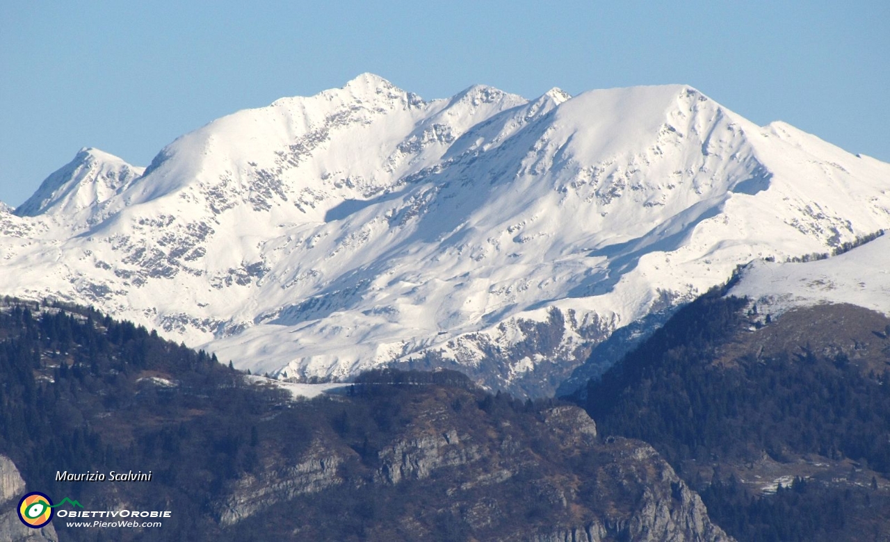 21 La Valcarisole, tra Corno Stella e Monte Chierico....JPG